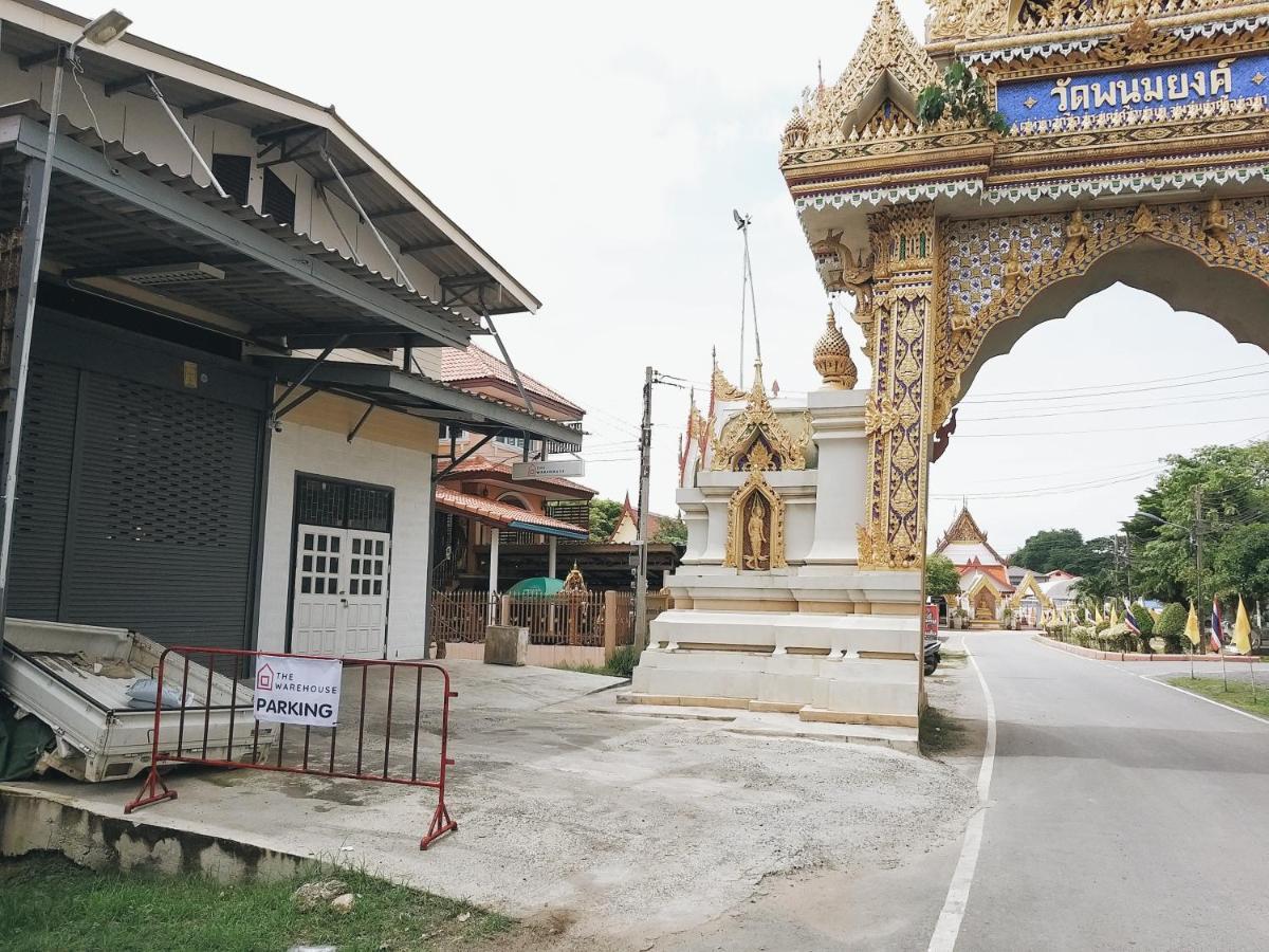 The Warehouse - Ayutthaya Lägenhet Exteriör bild